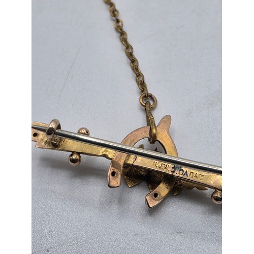 44 - A 9ct gold chain link necklace 49cm together with a 9ct gold bar brooch. 5.4g