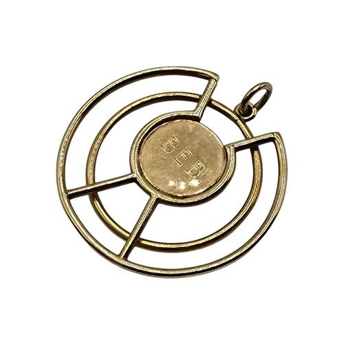 93 - A 9ct gold open work pendant with central circular engraved plate 
