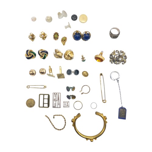 85 - A collection of yellow and white metal items to include costume jewellery , pocket watch, sterling s... 