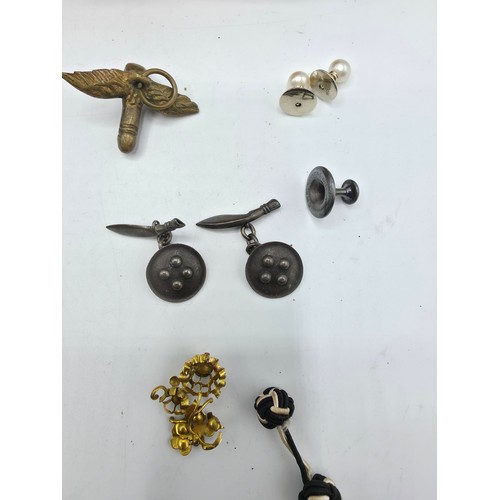 85 - A collection of yellow and white metal items to include costume jewellery , pocket watch, sterling s... 