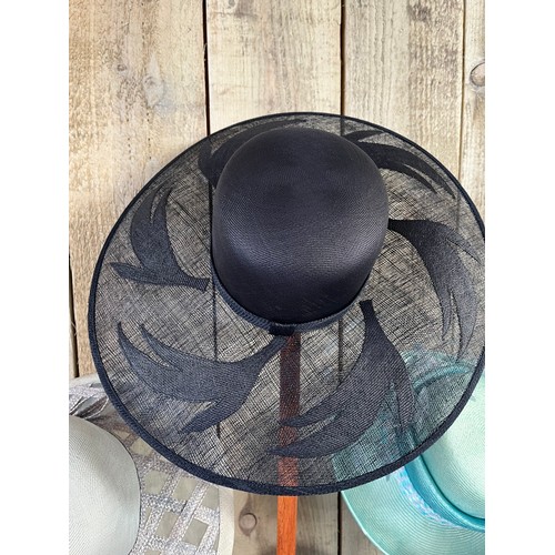 262 - A quantity of ladies wedding/Ascot hats, all straw - sinamay, parasisal and woven Italian straws. Co... 