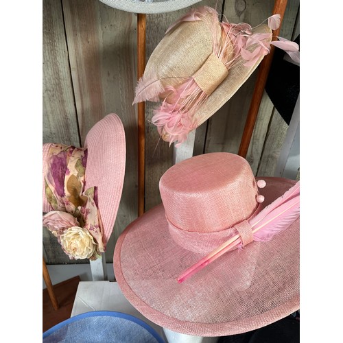 262 - A quantity of ladies wedding/Ascot hats, all straw - sinamay, parasisal and woven Italian straws. Co... 