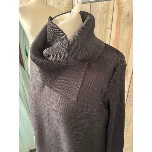 288 - A quantity of designer day wear to include Paul Costelloe Dressage linen dress, Jean Muir navy top a... 