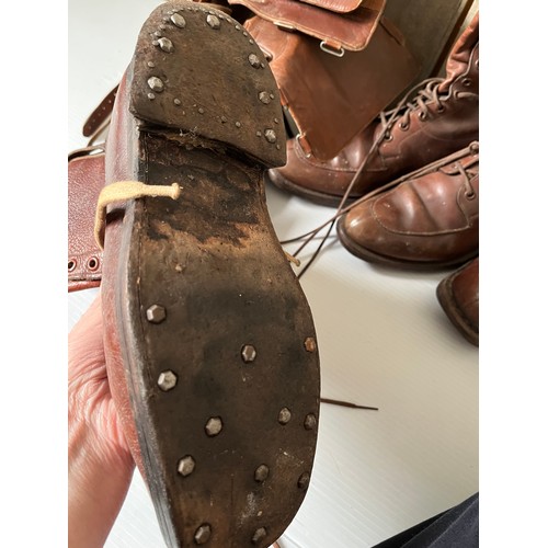 260 - A quantity of vintage Ladies brown leather boots, sole measures 28cm/27cm/28cm/26cm to include Fortn... 
