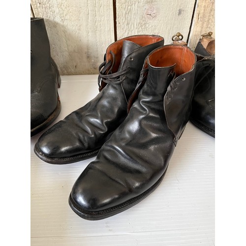 257 - A quantity of gents good quality traditional shoes and ankle boots, Maxwell two tone ankle boots, Ma... 