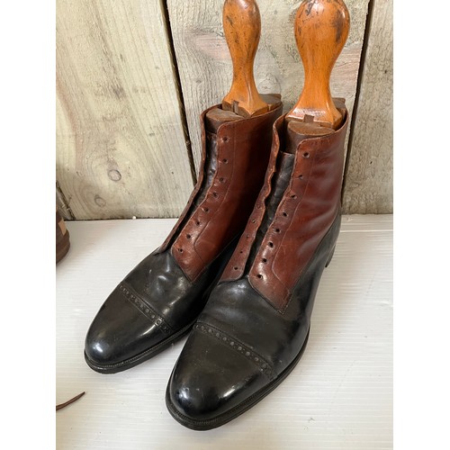 257 - A quantity of gents good quality traditional shoes and ankle boots, Maxwell two tone ankle boots, Ma... 
