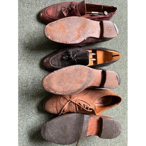 281 - Three pairs of mens shoes. Tassel loafers size 9 and pair suede brogues size 8 (3)