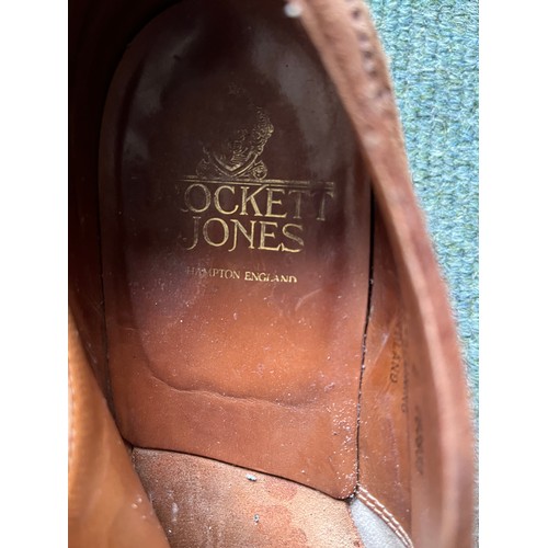 281 - Three pairs of mens shoes. Tassel loafers size 9 and pair suede brogues size 8 (3)