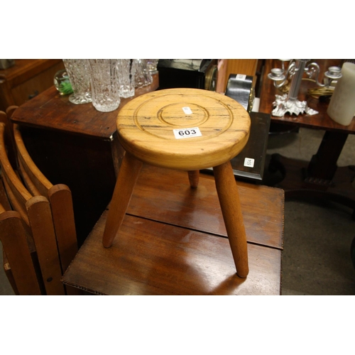 603 - 3 LEGGED STOOL