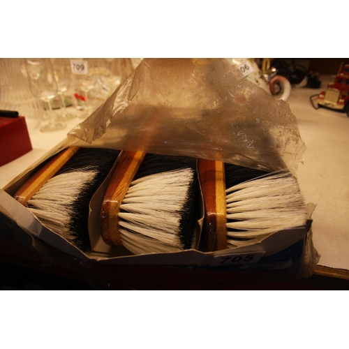 705 - BOX OF 3 BRUSH HEADS