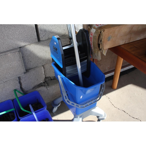 120 - INDUSTRIAL MOP BUCKET