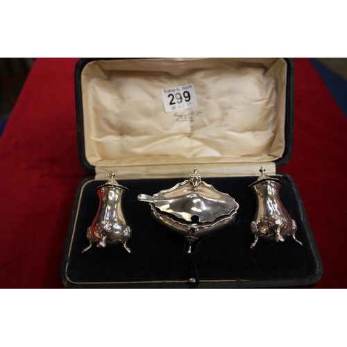 299 - SILVER CRUET SET