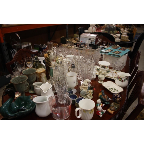 457 - TABLE LOT