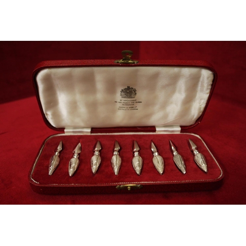 385 - SET OF MAPPIN & WEBB CORN ON THE COB SKEWERS