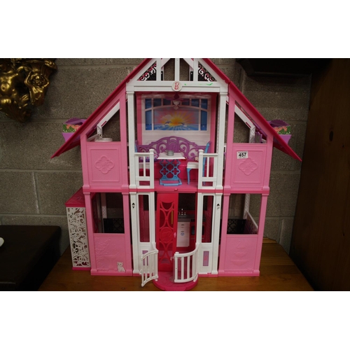 457 - BARBIE DOLLS HOUSE