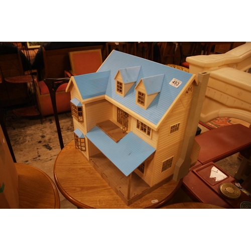 493 - DOLLS HOUSE