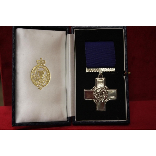 404 - REPLICA GEORGE CROSS