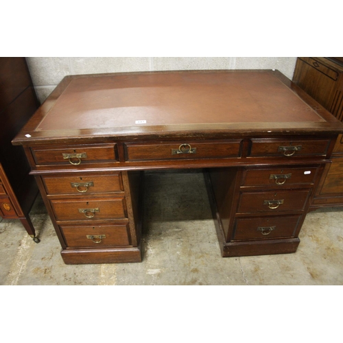 441 - TWIN PEDESTAL LEATHER TOPPED DESK