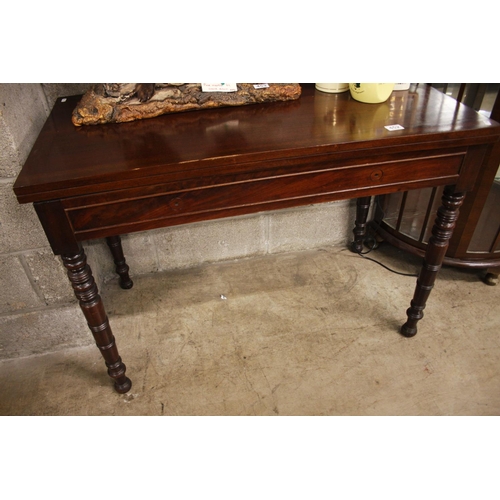 452 - TILT TOP TEA TABLE