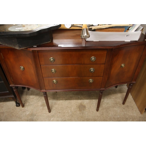 480 - MODERN SIDEBOARD