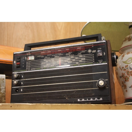 814 - OLD RADIO