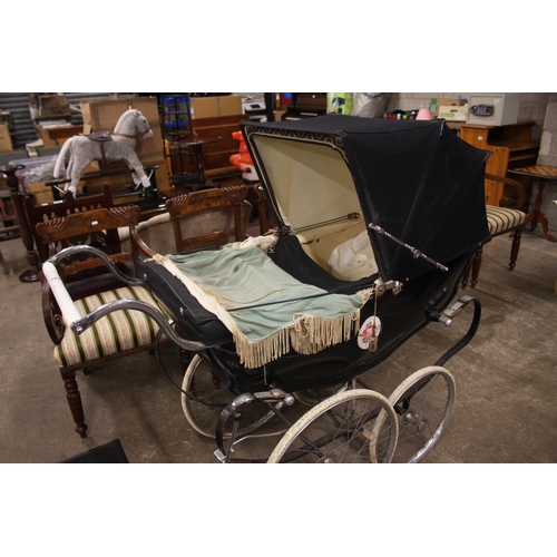 282 - VINTAGE PRAM BY WILSON