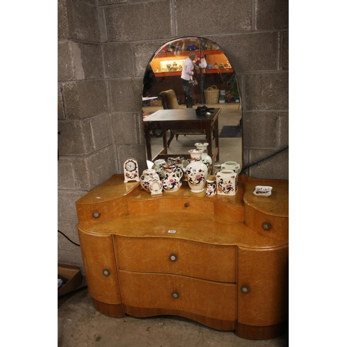 193 - RETRO DRESSING TABLE