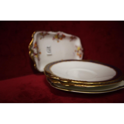 272 - 4 VINTAGE CAKE PLATES