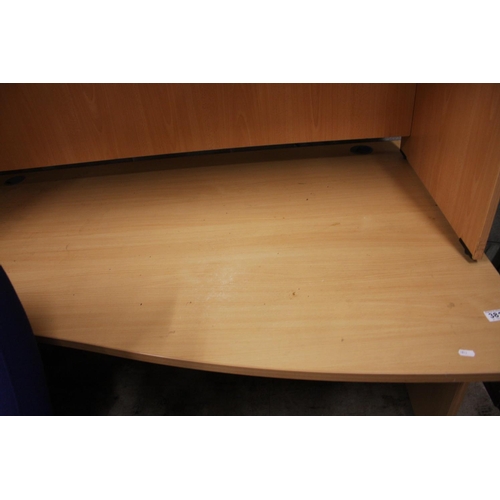 381 - OFFICE DESK