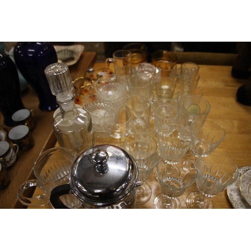 410 - SELECTION OF GLASSWARE