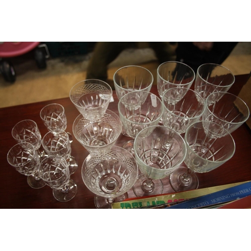 429 - SELECTION OF GLASSES