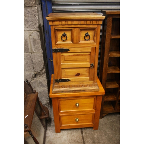 441 - 2 PINE BEDSIDE LOCKERS