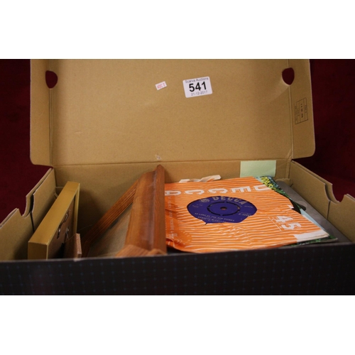 541 - BOX OF RECORDS & PICTURE FRAMES