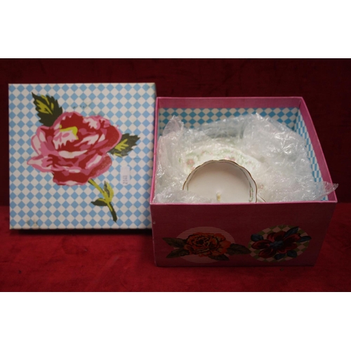 200 - BOXED TRIO CANDLE