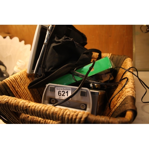 621 - BASKET OF ELECTRICAL ITEMS