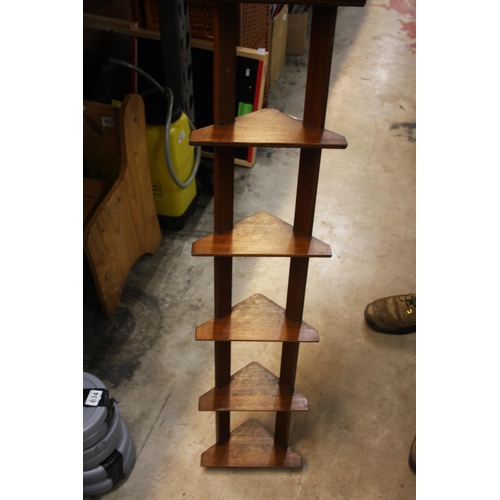 644 - OAK CORNER SHELF