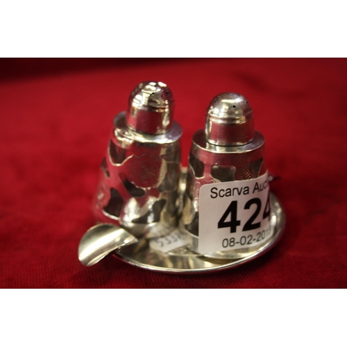 424 - WHITE METAL SALT & PEPPER SET