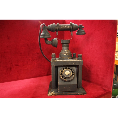 259 - MODEL VINTAGE TELEPHONE