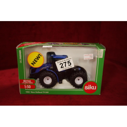 275 - NEW HOLLAND MODEL TRACTOR BOXED