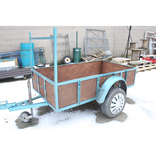 1 - CAR TRAILER