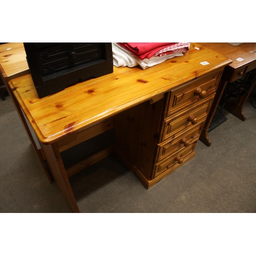 662 - PINE DESK