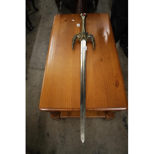 738 - LARGE SWORD