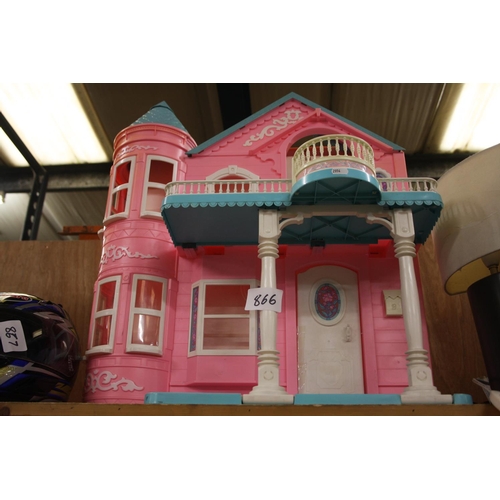 866 - DOLLS HOUSE