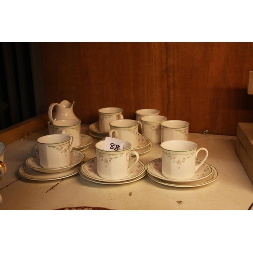 889 - TEA SET