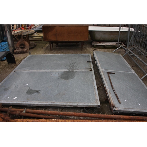 11 - LOT OF GALVANISED GATES