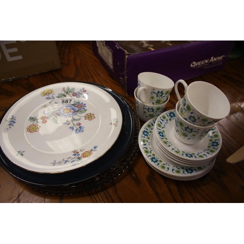 587 - DENBY BREAD PLATE PLUS 2