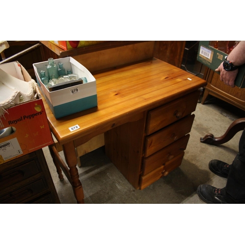 678 - PINE DESK