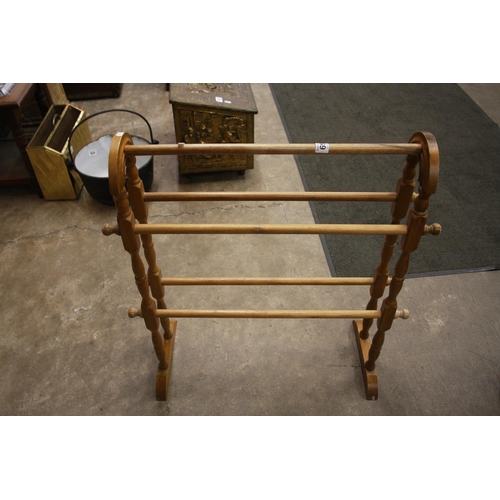 691 - PINE TOWEL RAIL