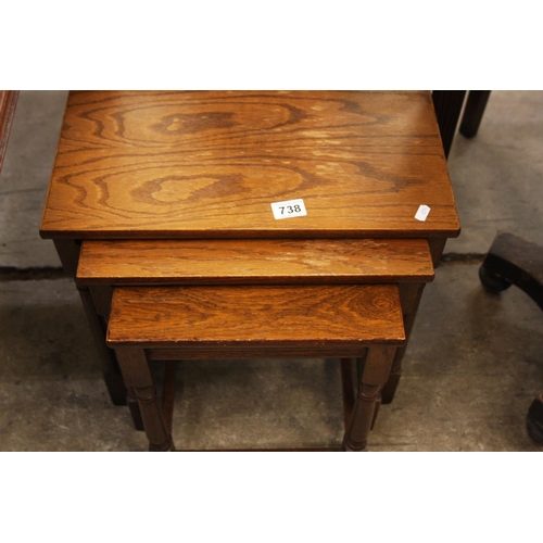 738 - OAK NEST OF TABLES