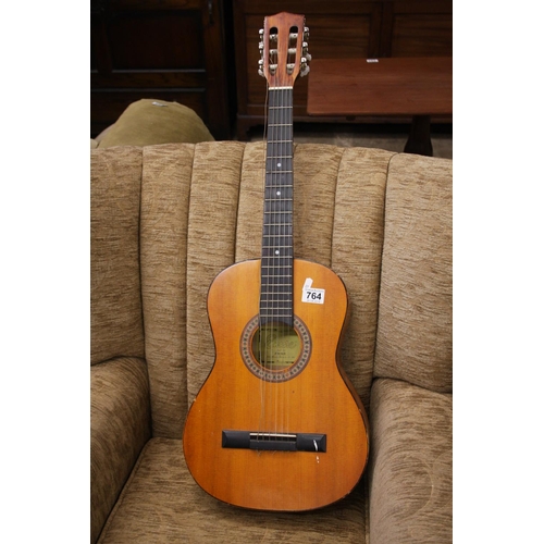 764 - ACOUSTIC GUITAR